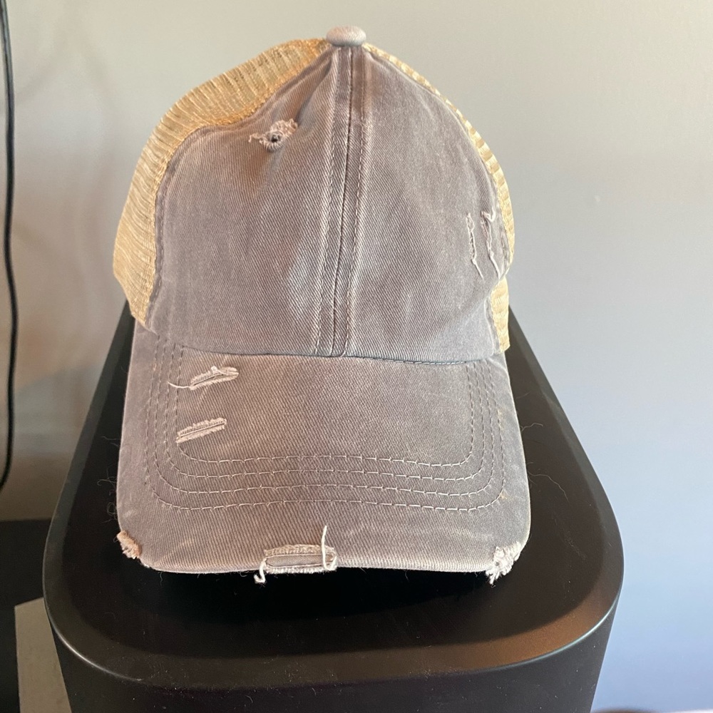 Women’s Pony Tail Ball Cap